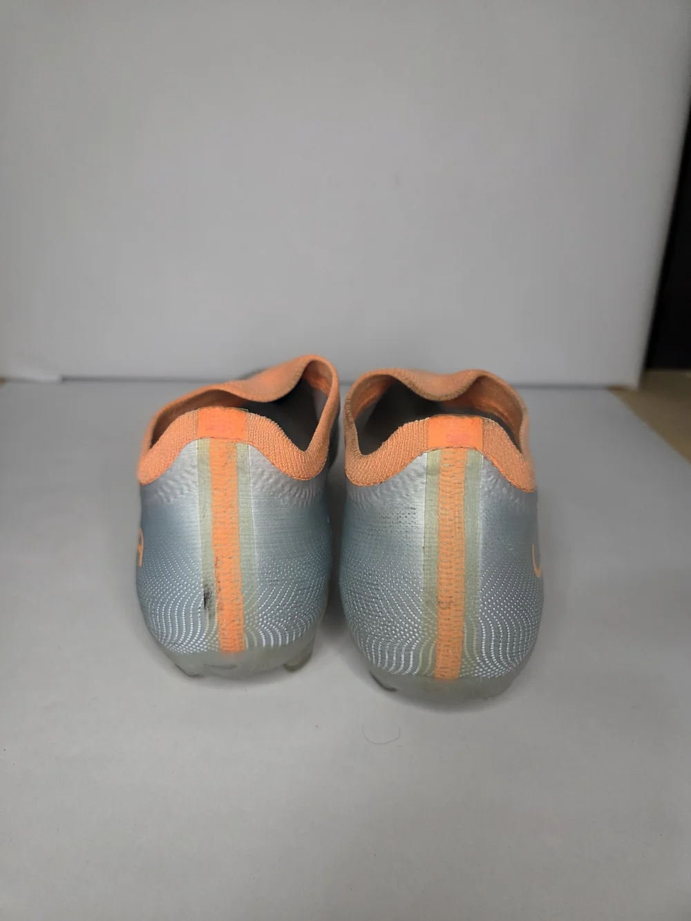 Puma Kids Soccer Cleats Ultra Matryx Pro Tech SZ 3.5 Gray Orange Slip On Laceles